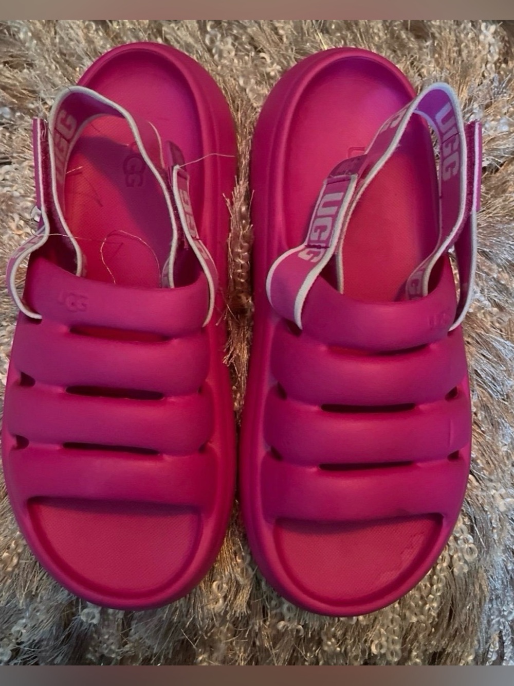Preowned Original UGG Hot Pink  Yeah Sandals Size 9. - Picture 2 of 15